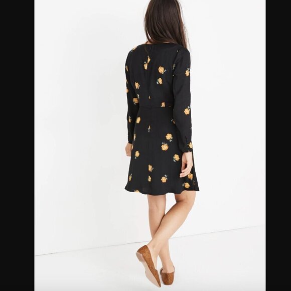Madewell Black Floral Lilyblossom Button-Front Dress in Floating Florets 4 - Picture 3 of 9